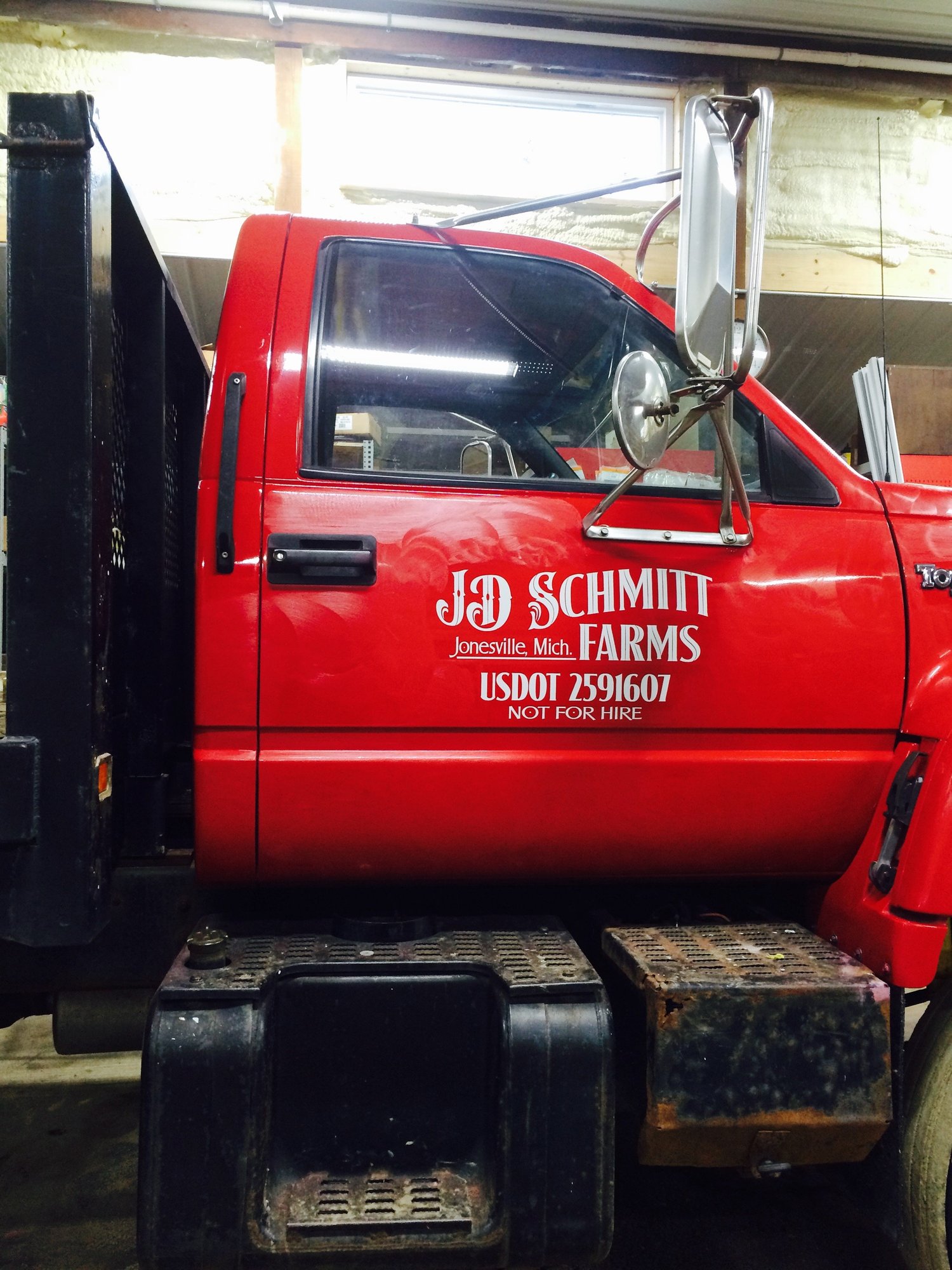 Vehicle lettering by Yoder Signs & Designs, project 58